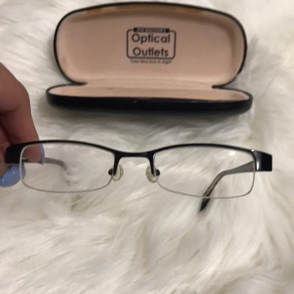 Glasses - Picture 3 of 5